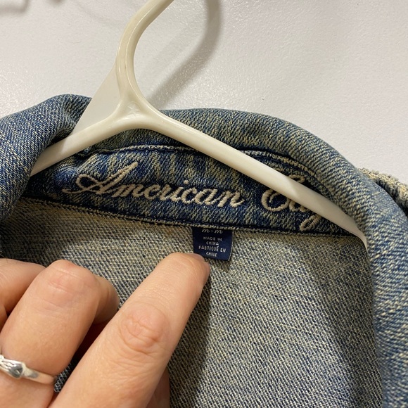 Cropped Jean Jacket - Picture 2 of 3